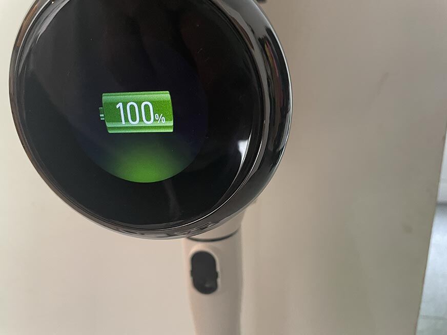 Tineco S15: Ladestand am Ladegerät